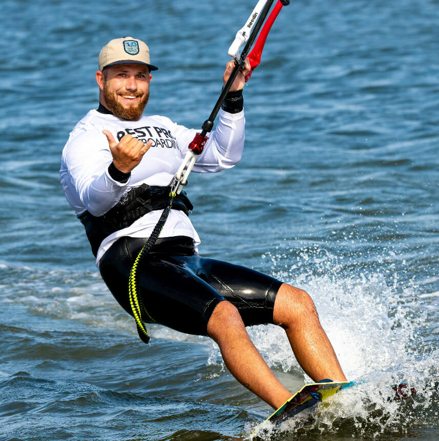 Guy Kite Boarding